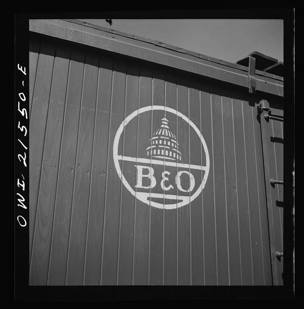 San Bernardino, California. An emblem on a car of the Baltimore and Ohio Railroad. Sourced from the Library of Congress.