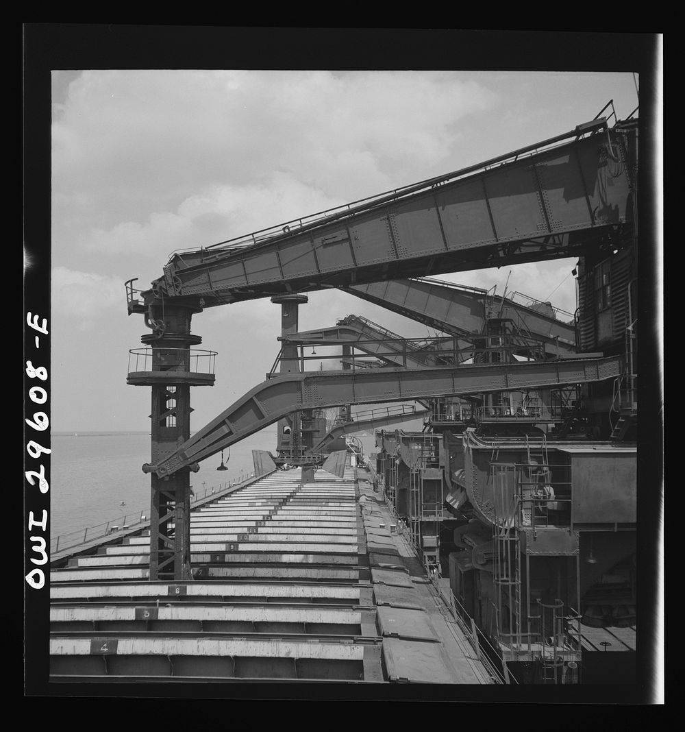[Untitled photo, possibly related to: Cleveland, Ohio. Unloading iron ore from a lake freighter by means of Hewlett [i.e.…