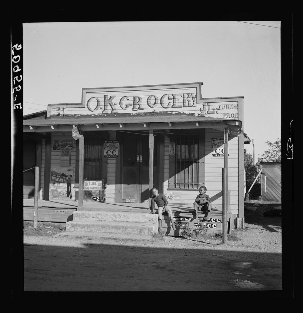Grocery store in  section. Homestead, Florida. Sourced from the Library of Congress.