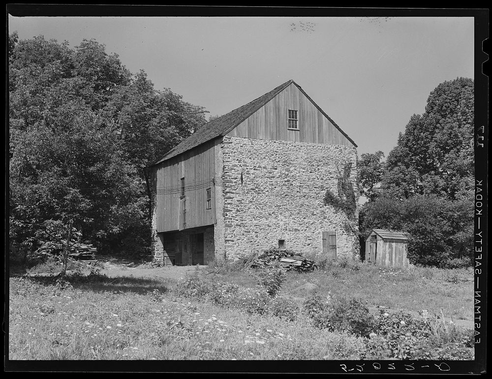 Barn. Bucks County, Pennsylvania. Sourced from the Library of Congress.