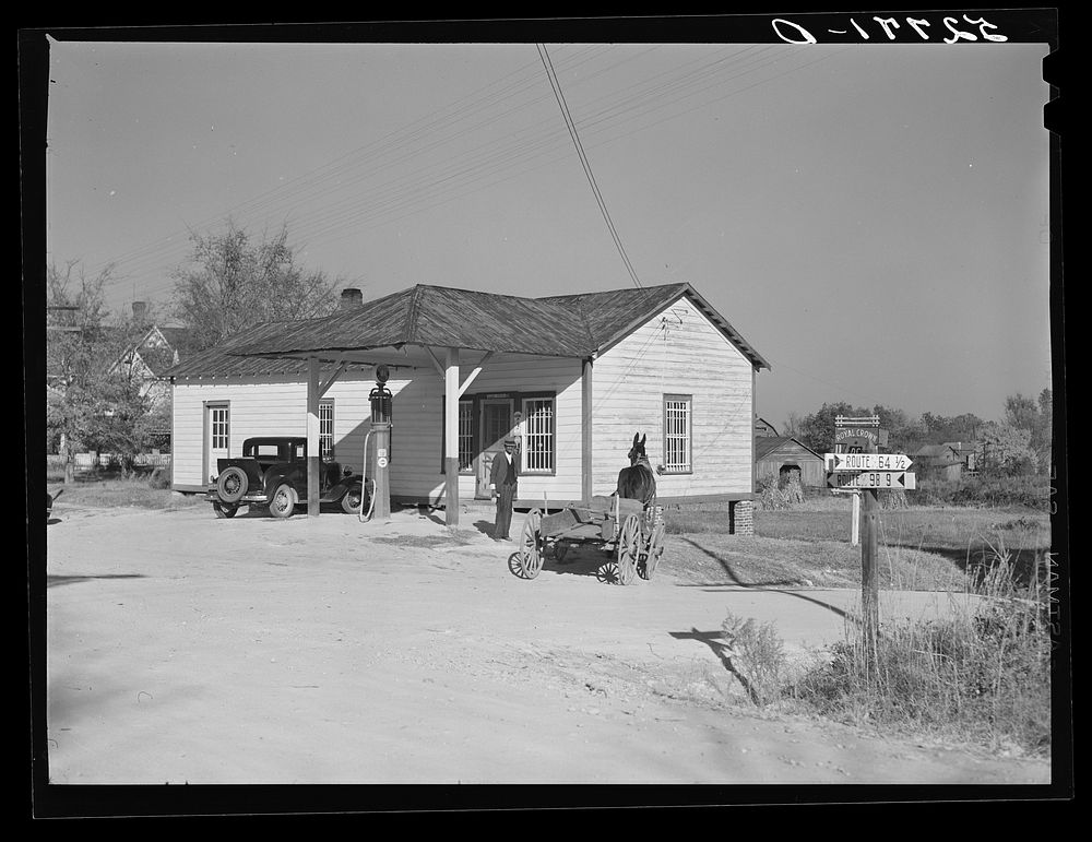 Gas station and general store at crossroads at Wakefield. Wake County, North Carolina. Sourced from the Library of Congress.