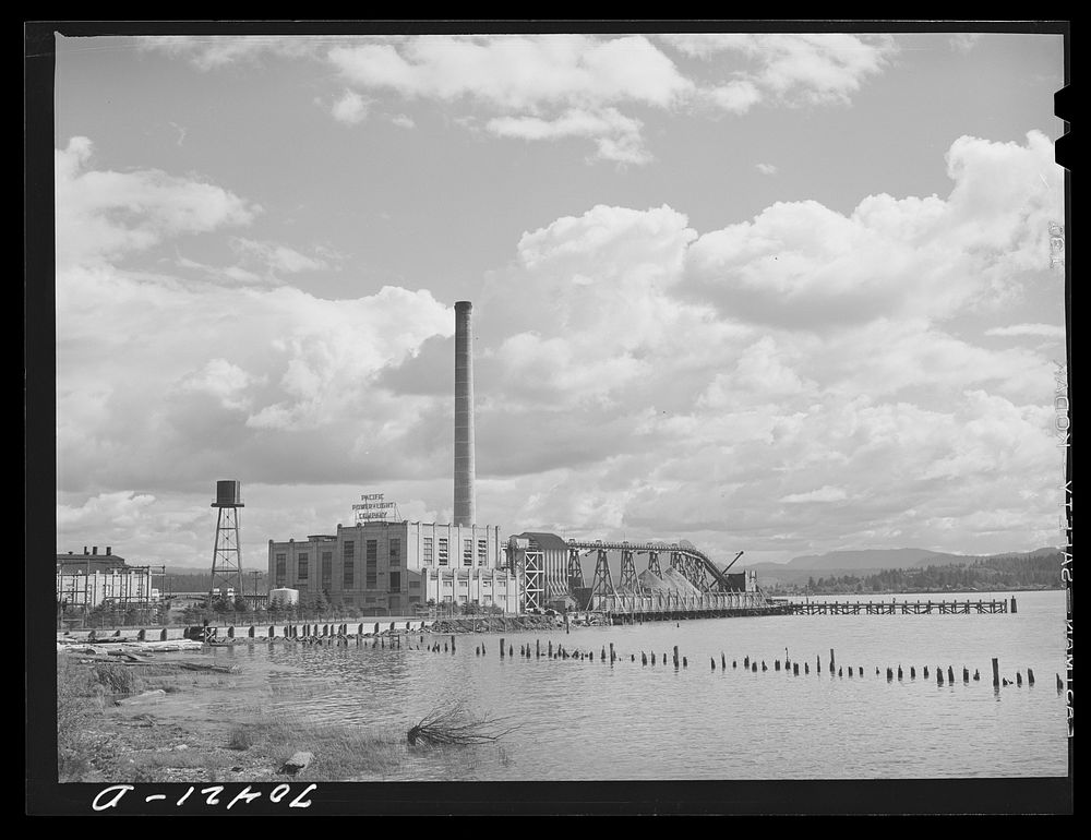 Pacific Power and Light Company plant. Astoria, Oregon by Russell Lee