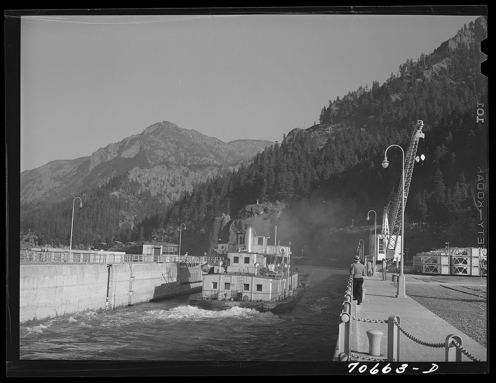 [Untitled photo, possibly related to: Boat going through navigation locks at Bonneville Dam, Oregon] by Russell Lee