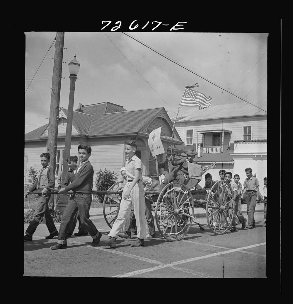 [Untitled photo, possibly related to: San Juan Bautista, California. Schoolchildren who have collected scrap metal for war]…