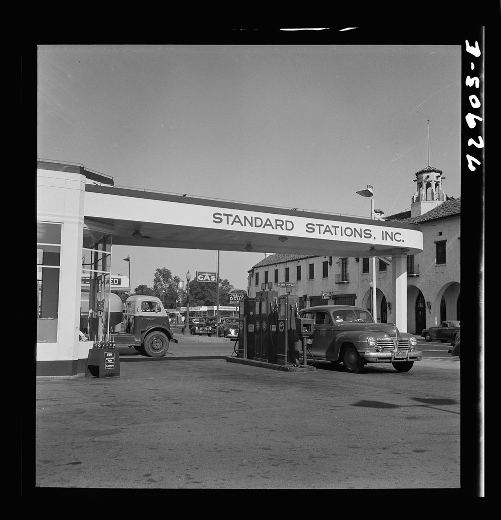Tracy, California. Gasoline filling station by Russell Lee