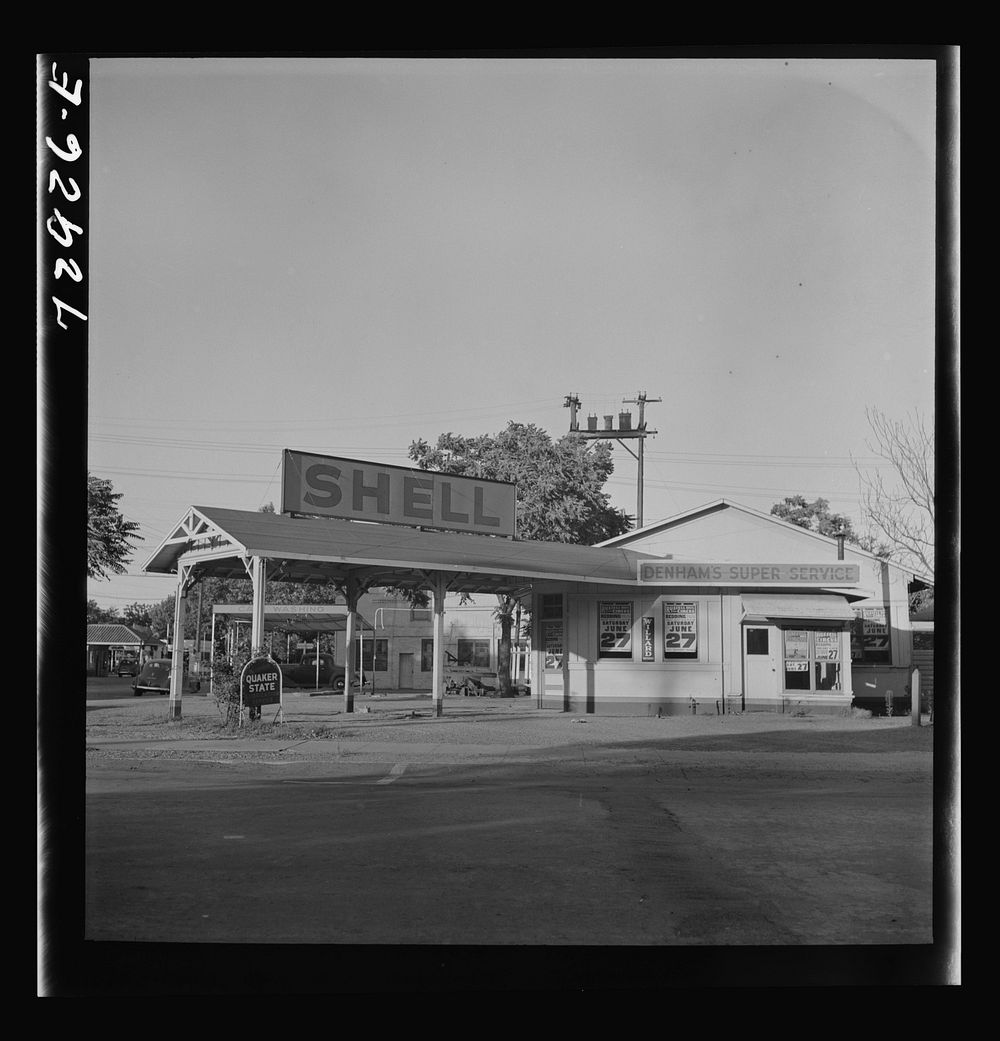Shasta County, California. Filling stations close up as the tourist trade decreases by Russell Lee