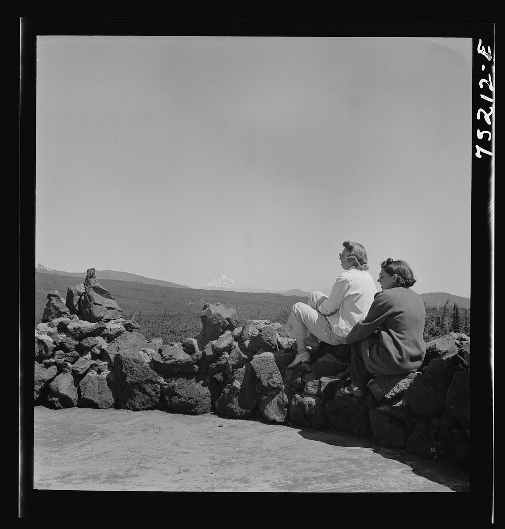 [Untitled photo, possibly related to: Lane County, Oregon. Tourist at the Dee Wright observation point] by Russell Lee