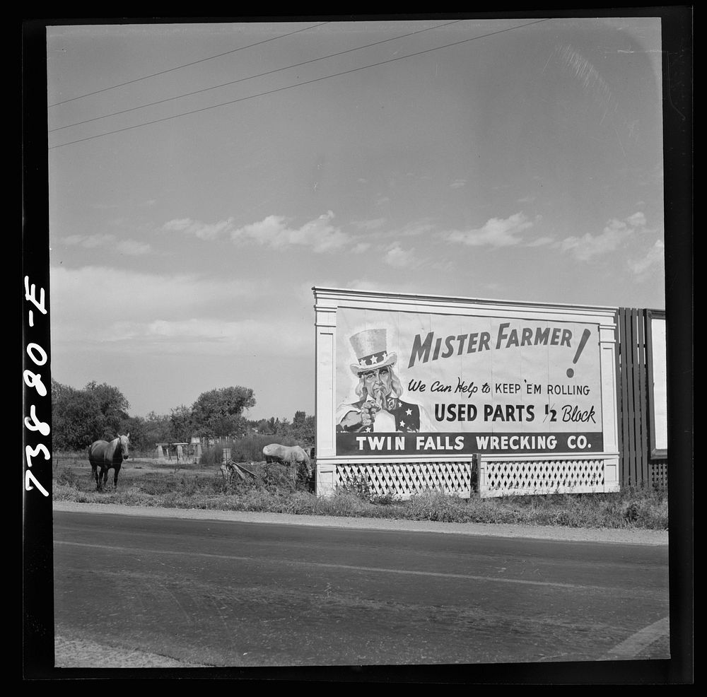 Twin Falls County, Idaho. Sign by Russell Lee