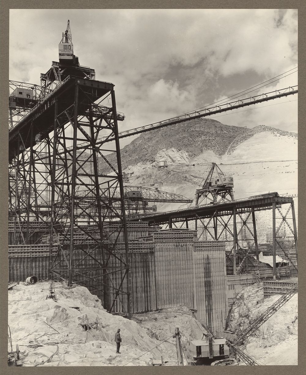 Grand Coulee Dam, Columbia Basin Reclamation Project. The east face of block 31 with a portion of the deep crevice shown in…