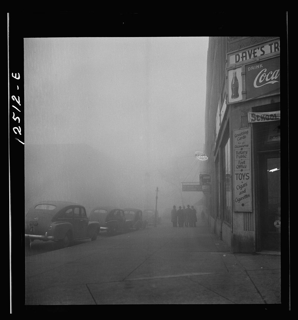 Chicago, Illinois. An unusually heavy fog in the early afternoon. Sourced from the Library of Congress.