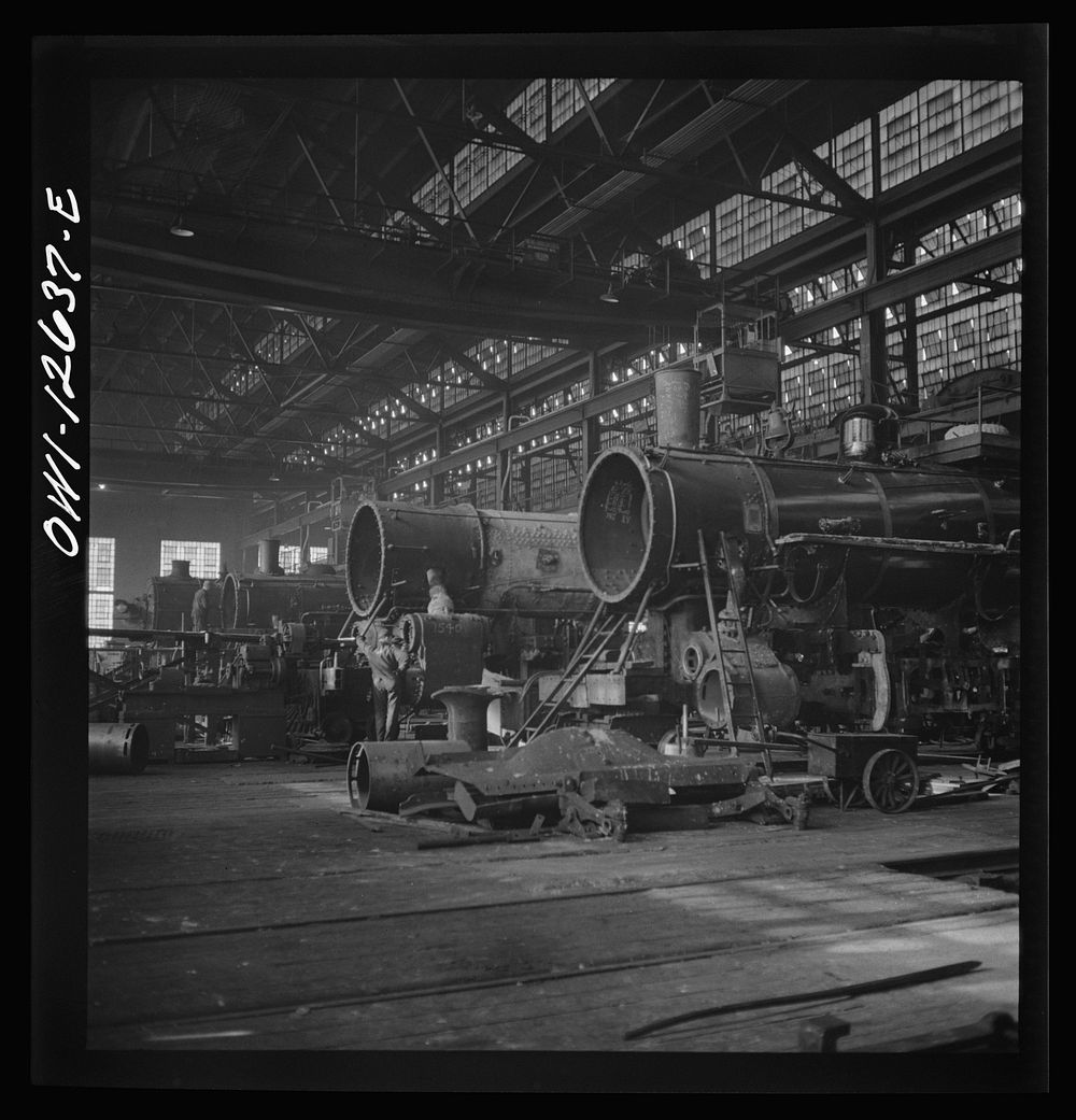 Chicago, Illinois. In the Chicago and Northwestern locomotive repair shop. Sourced from the Library of Congress.