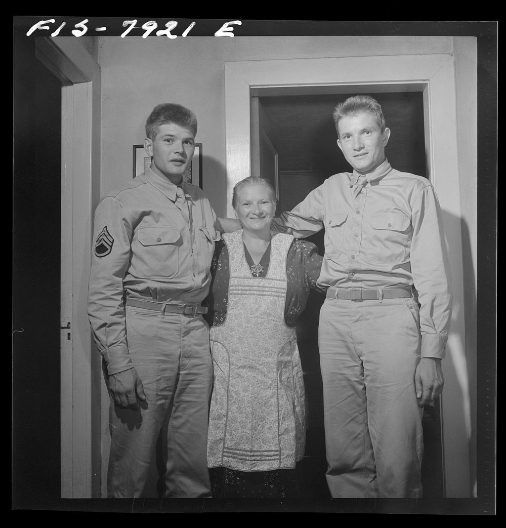 Washington, D.C. Sergeant George Camblair with his mother and brother while at home. Sourced from the Library of Congress.