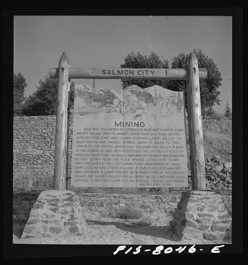 Salmon, Idaho. Sign by Russell Lee