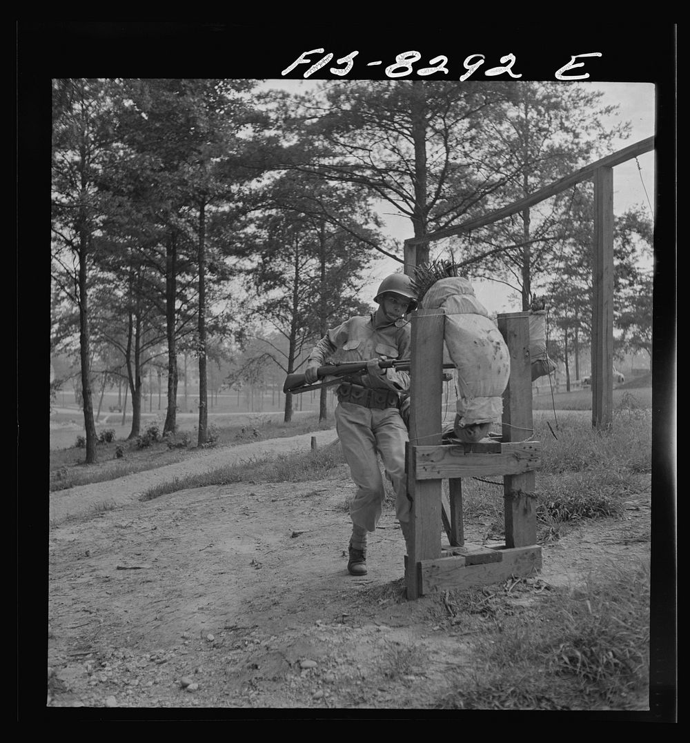 Fort Belvoir, Virginia. Sergeant George Camblair learning to use the bayonet. Sourced from the Library of Congress.