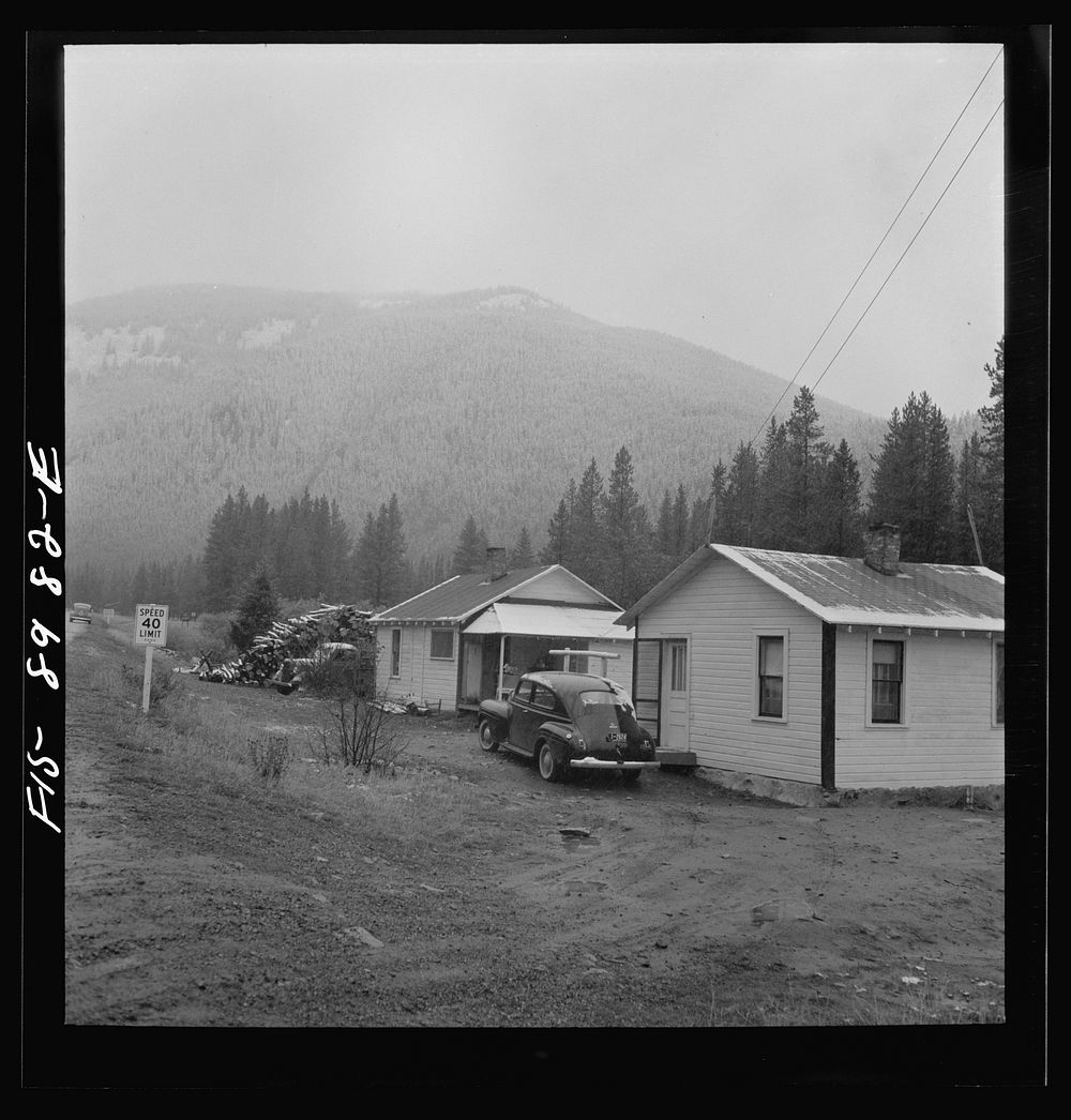[Untitled photo, possibly related to: Neihart, Montana. First snow of the season] by Russell Lee