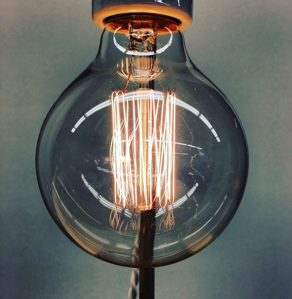 Closeup Vintage Light bulb Idea, free public domain CC0 photo.