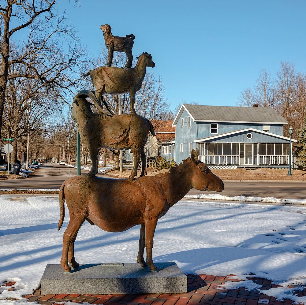 Mount&rsquo;n&rsquo;View animal sculpture in Dowagiac, Michigan. Original image from Carol M. Highsmith&rsquo;s America…