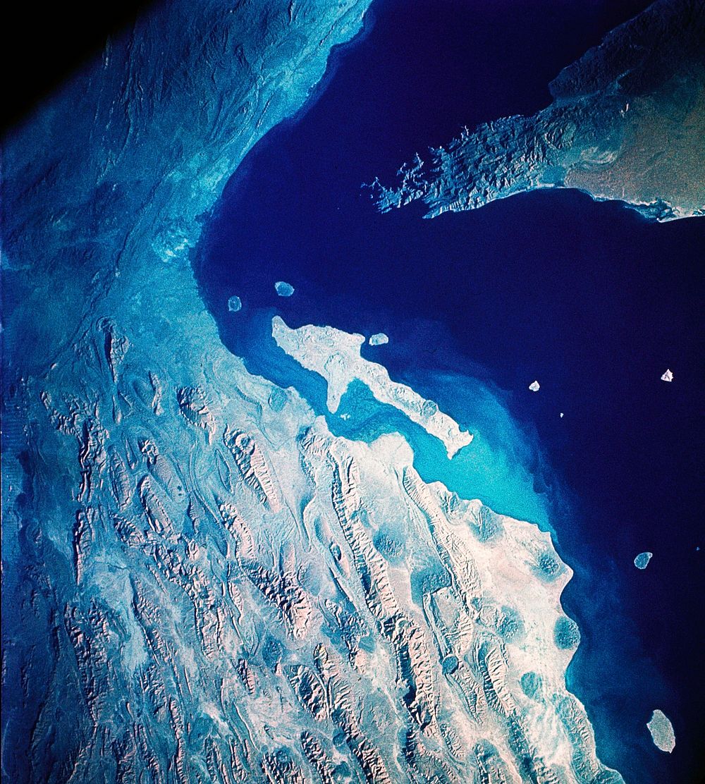 Iran, Trucial Coast, Oman, Zagros Mountains, and Qishm Island (large island at lower left), as seen from the Gemini-12…