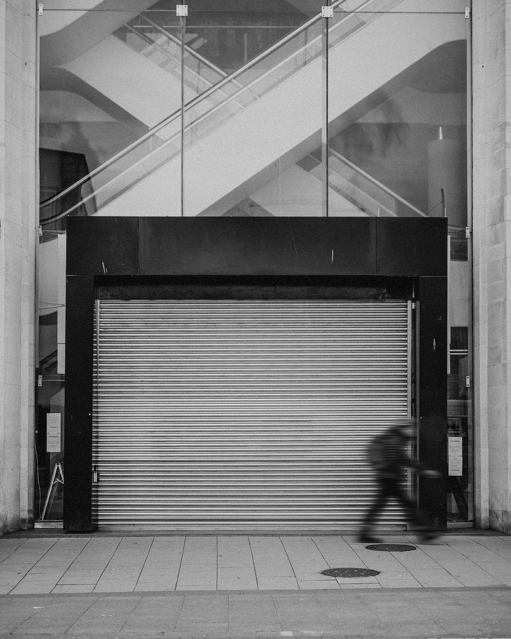 Mall closed due to Covid-19 outbreak. BRISTOL, UK, March 30, 2020