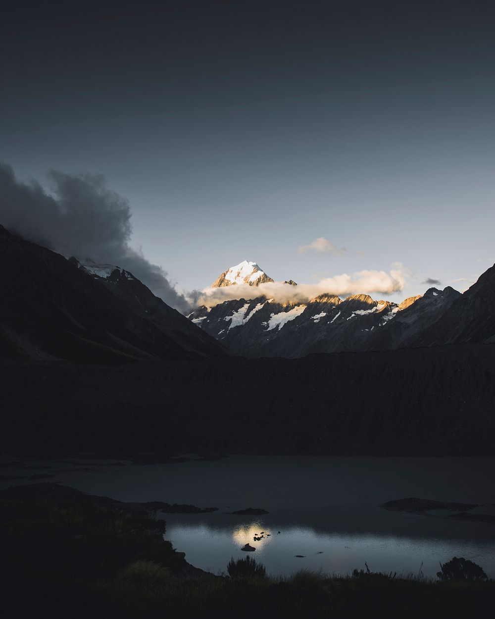 Beautiful sunset view of Mount Cook, New Zealand