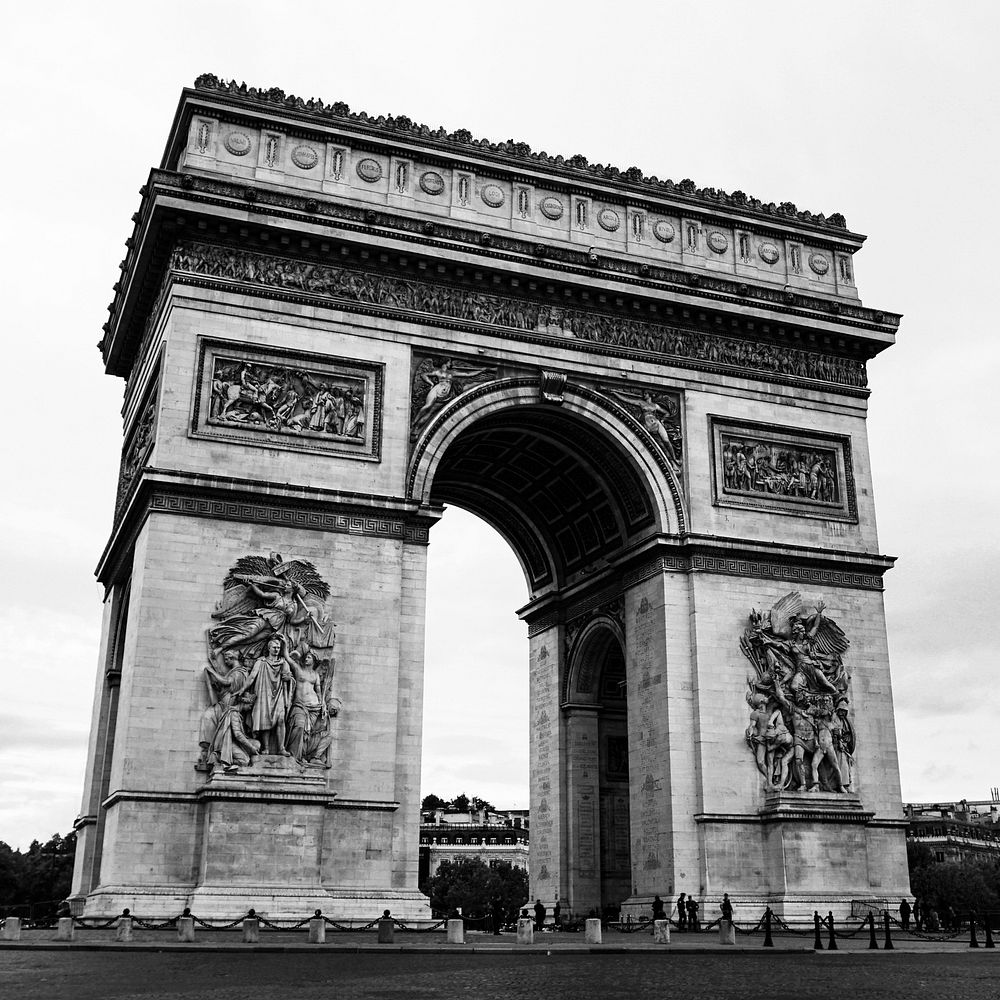 The Arc de Triomphe de l'&Eacute;toile in Paris, France