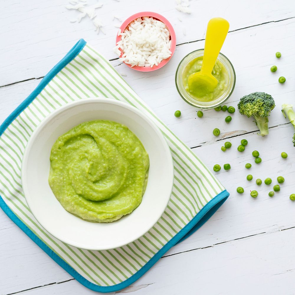 Broccoli puree baby food, organic homemade recipe