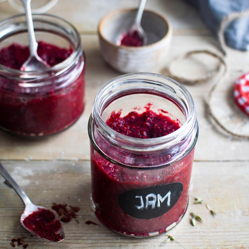 Homemade berry jam recipe idea