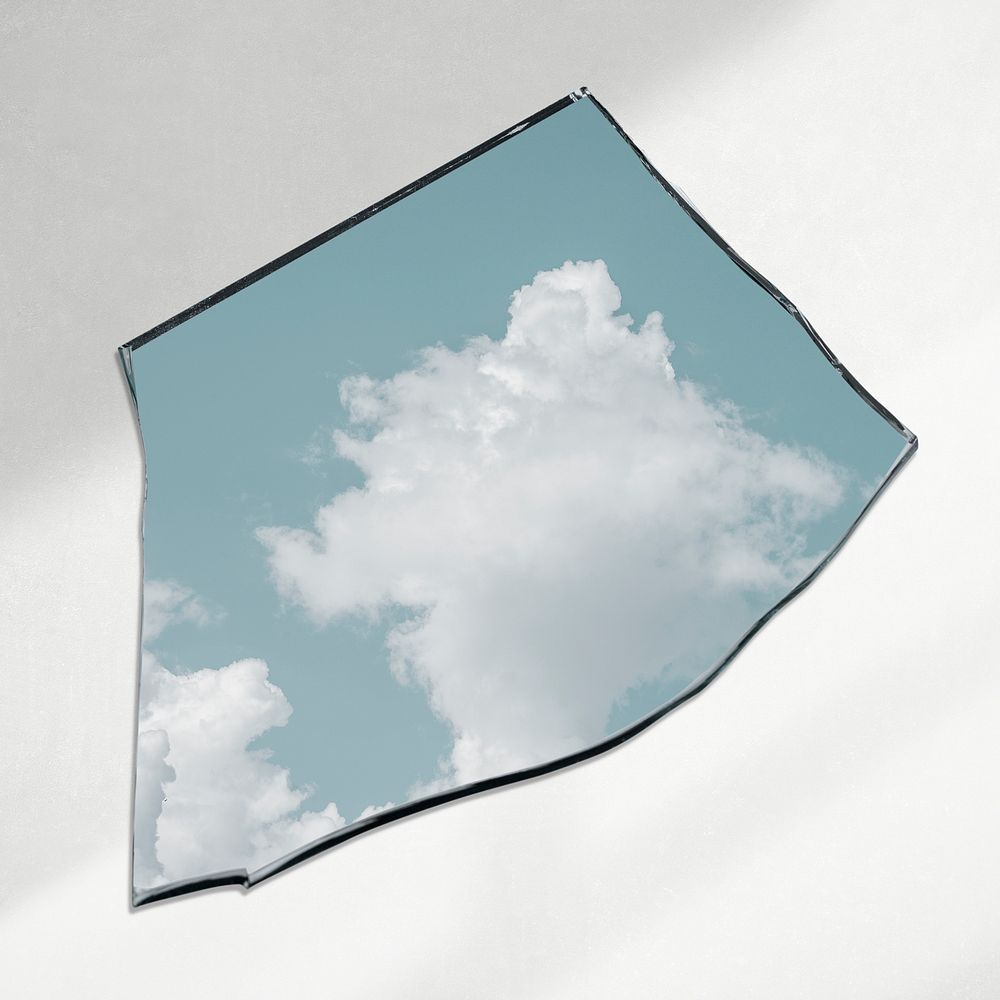 Mirror shard psd mockup with sky reflection 