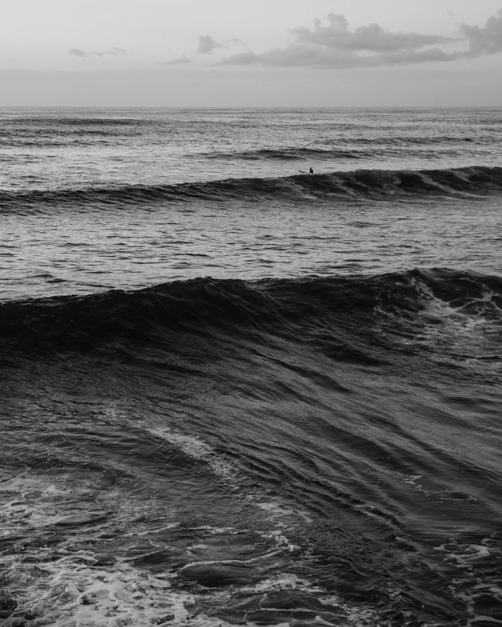 Ocean waves crashing shoreline, blue sea photo, free public domain CC0 image.