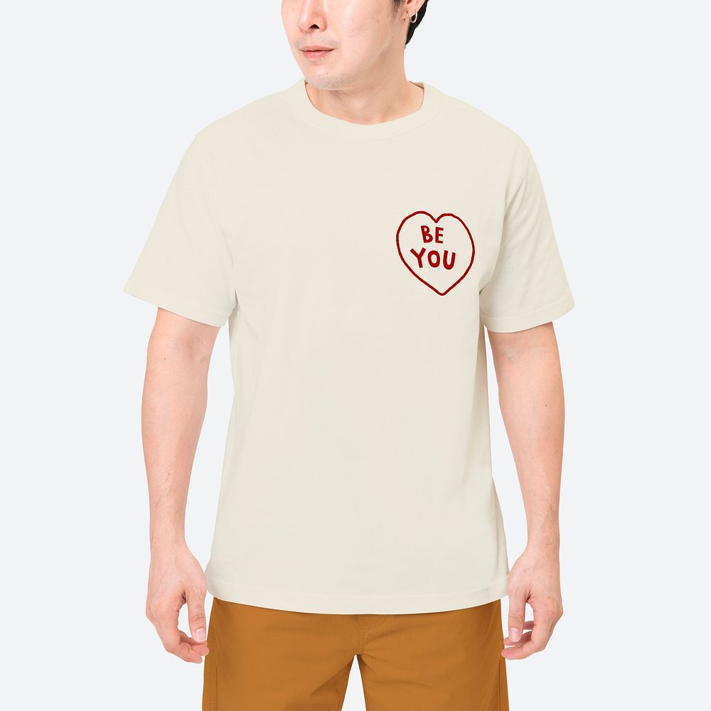 Men&rsquo;s t-shirt mockup psd with be you logo apparel