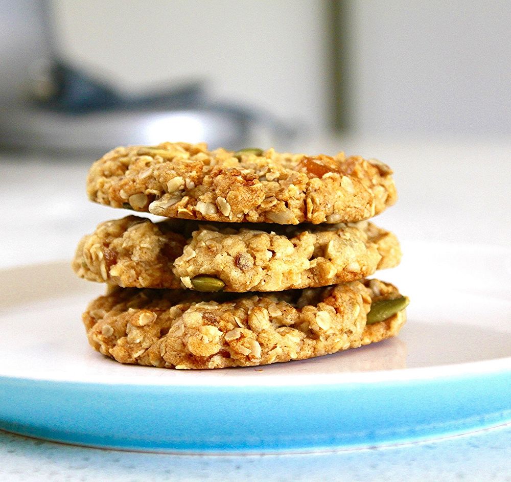 Free oat biscuits image, public domain food CC0 photo.